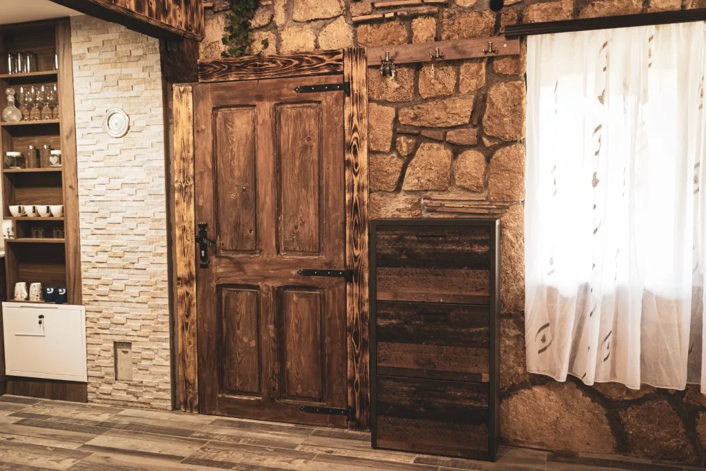 Enigma House · 6