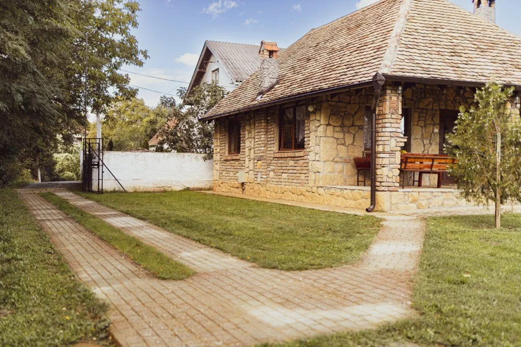 Enigma House · 11